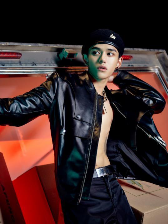 黄旭熙四个女生爆料视频,背后惊人真相曝光 第1张 黄旭熙四个女生爆料视频,背后惊人真相曝光 第1张